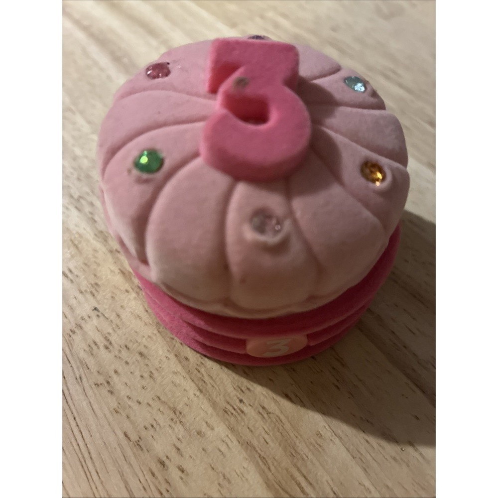 CHILDRENS NECKLACE with NUMBER 3 PENDANT In DECORATIVE CAKE GIFT BOX